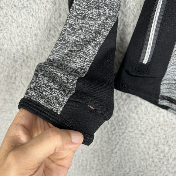 Athleta Pullover Womens Medium Gray Black Quarter Zip Stretch Running Thumbholes - Picture 5 of 11
